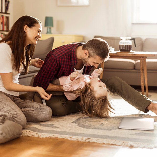 Famiglia che si gode la vita